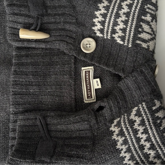 Chic Nordic Patterned Cardigan - Picture 4 of 6